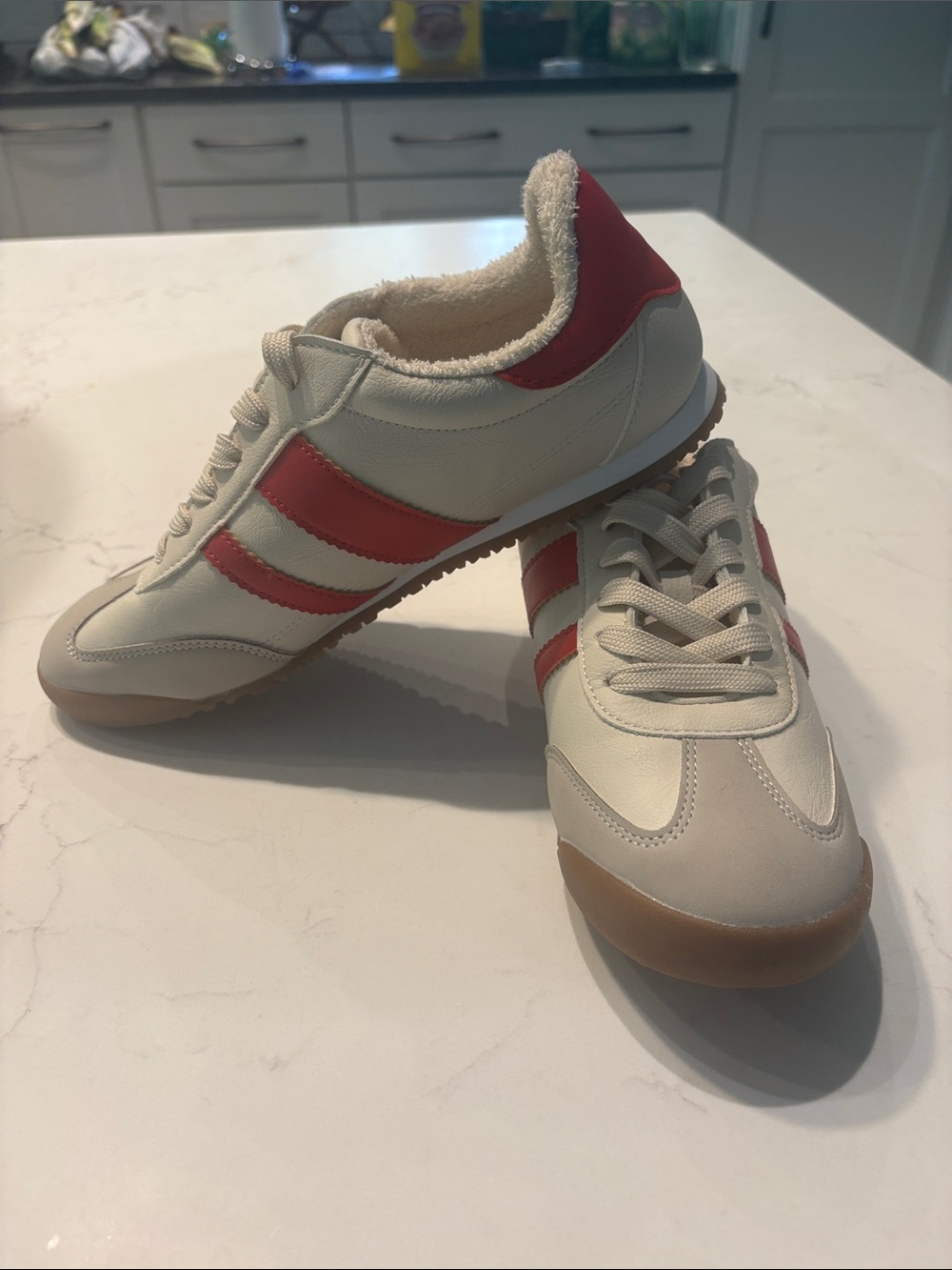 DV by Dolce Vita Revie Retro Cream Faux Shearling Lace-Up Sneakers Red Sz 9